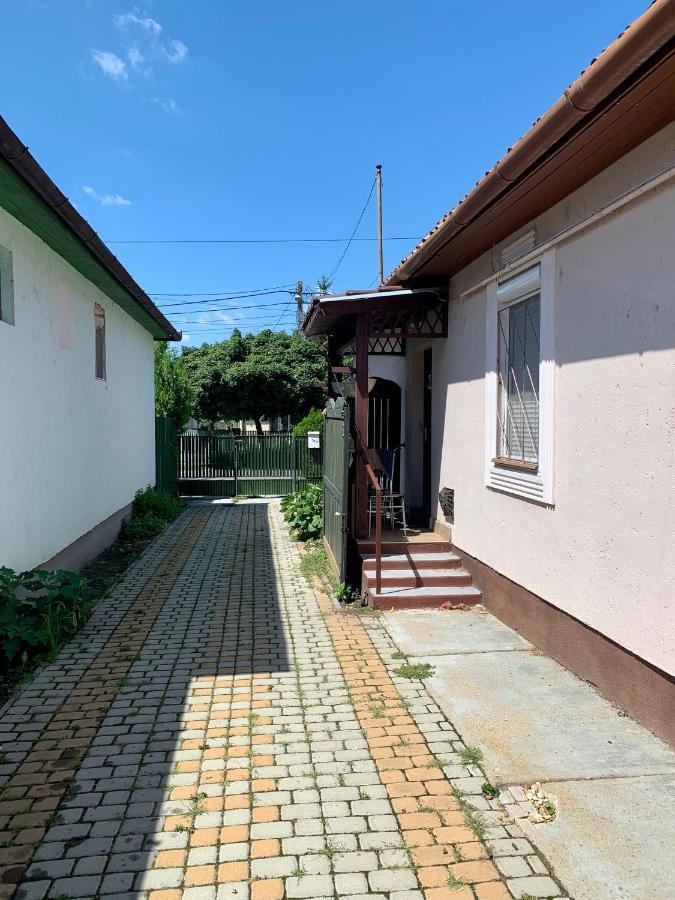 شقة Hajdúszoboszló  في Amira Apartman المظهر الخارجي الصورة
